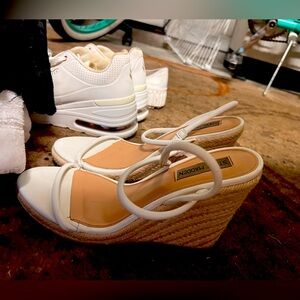 Brand new Steve Madden Sandals